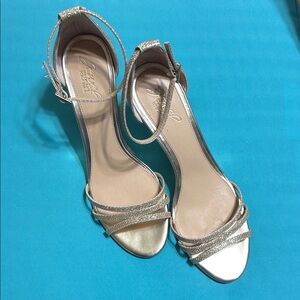 Jewel Badgley Mischka Women’s Antonette Gold Heels with Adjustable Straps